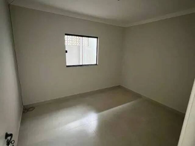 Casa para Venda em São José dos Campos - 4