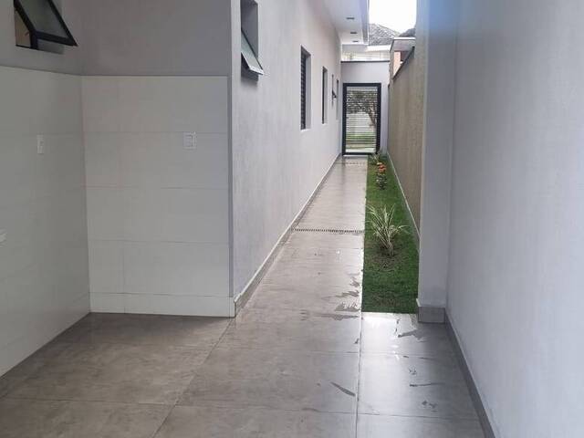 Casa para Venda em São José dos Campos - 4