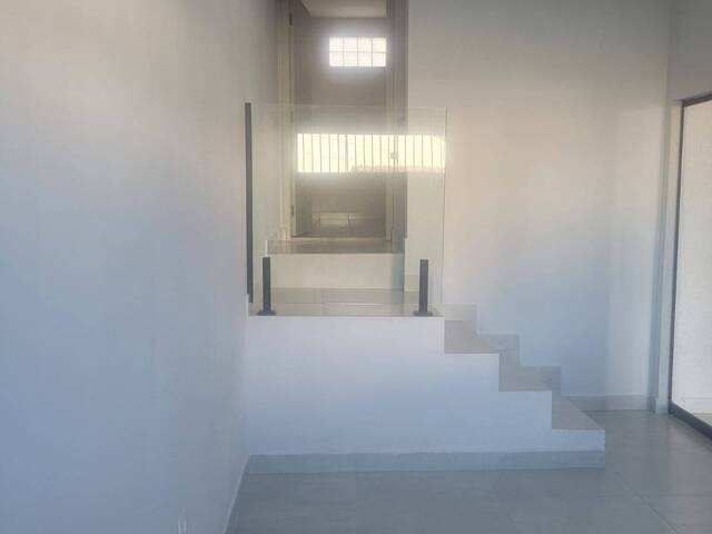 Casa para Venda em São José dos Campos - 4