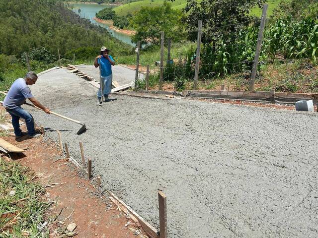 Área para Venda em Jambeiro - 5