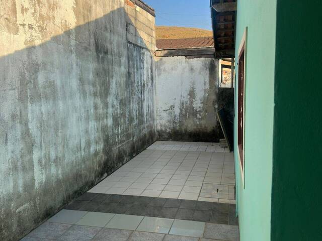 Casa para Venda em São José dos Campos - 4