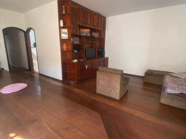 Casa para Venda em São José dos Campos - 4