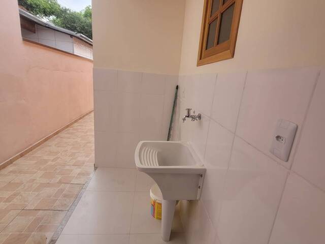 Casa para Venda em São José dos Campos - 4