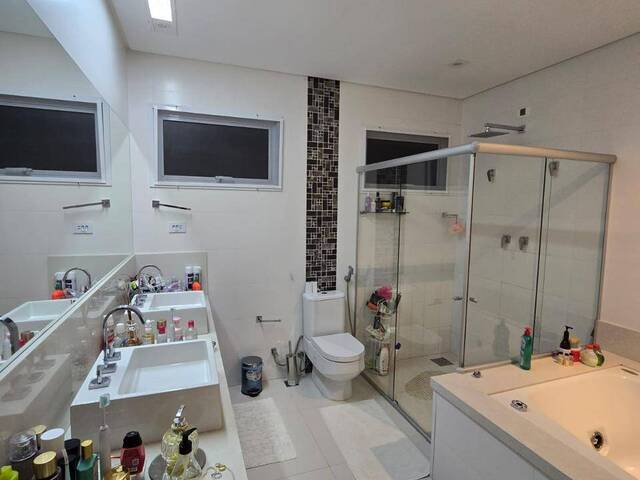 Casa para Venda em São José dos Campos - 3