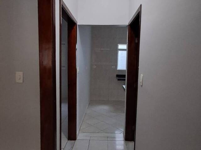 Casa para Venda em São José dos Campos - 4